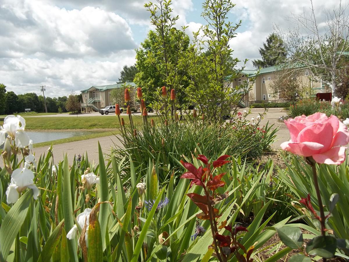 Fairway Suites At The Peak French Creek Экстерьер фото