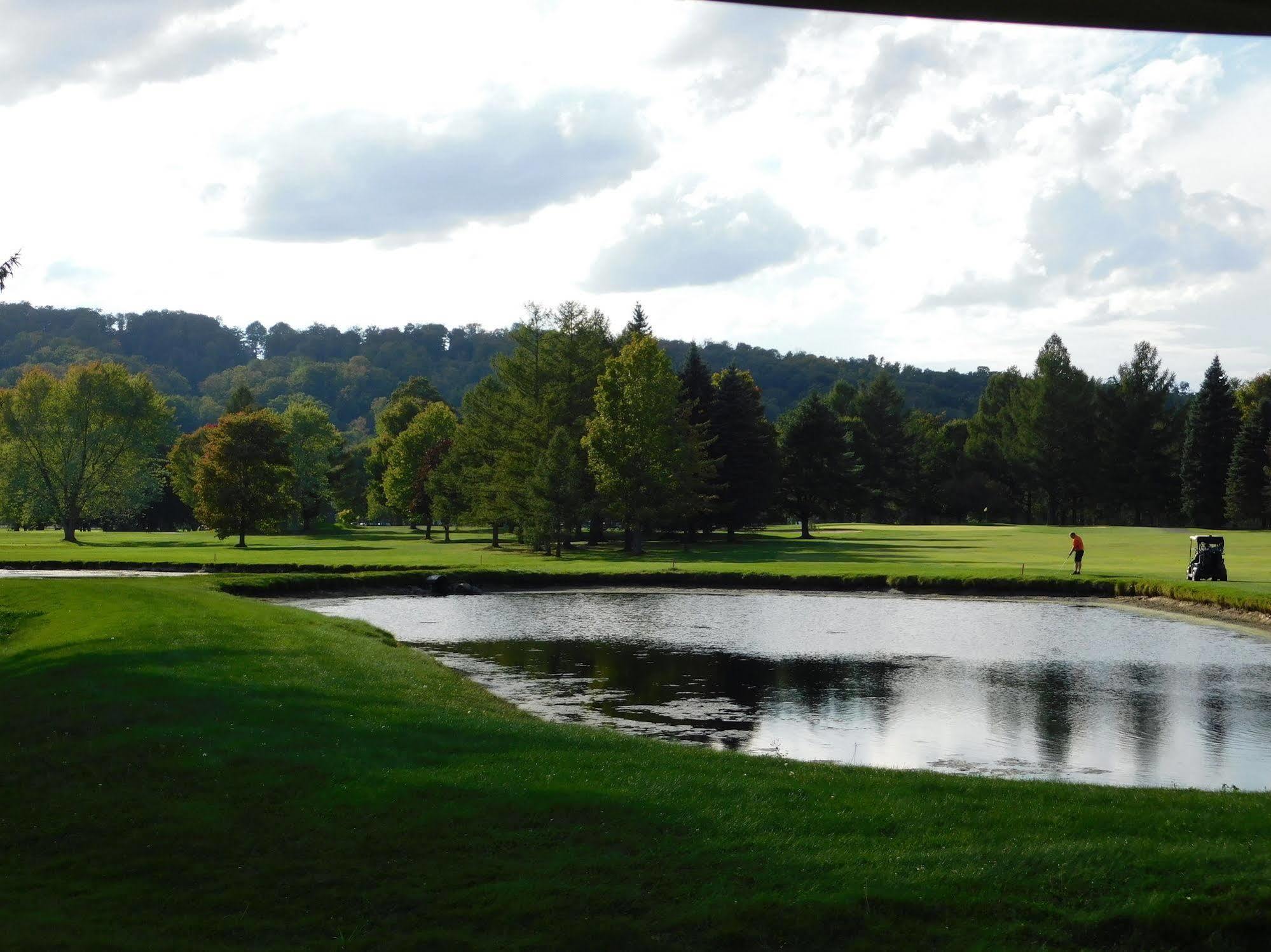 Fairway Suites At The Peak French Creek Экстерьер фото